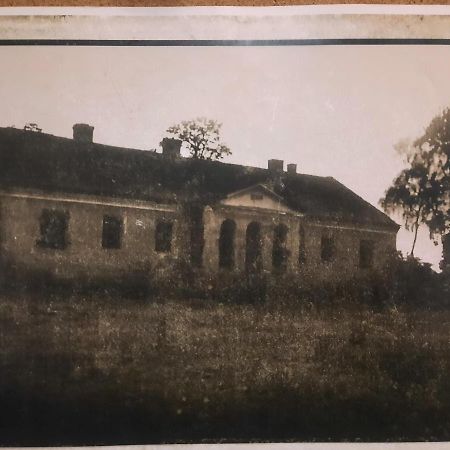Dwor Na Wichrowym Wzgorzu Bed & Breakfast Przybyslawice Bagian luar foto