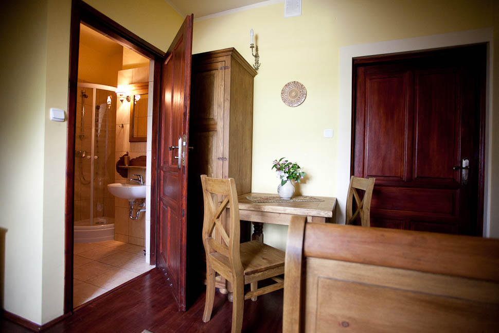 Dwor Na Wichrowym Wzgorzu Bed & Breakfast Przybyslawice Ruang foto