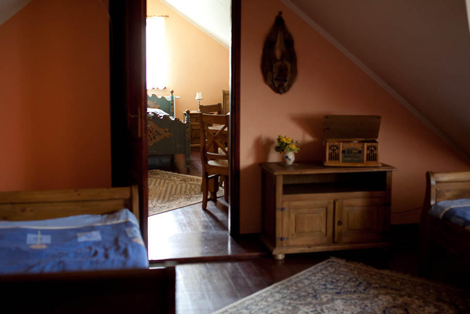 Dwor Na Wichrowym Wzgorzu Bed & Breakfast Przybyslawice Bagian luar foto