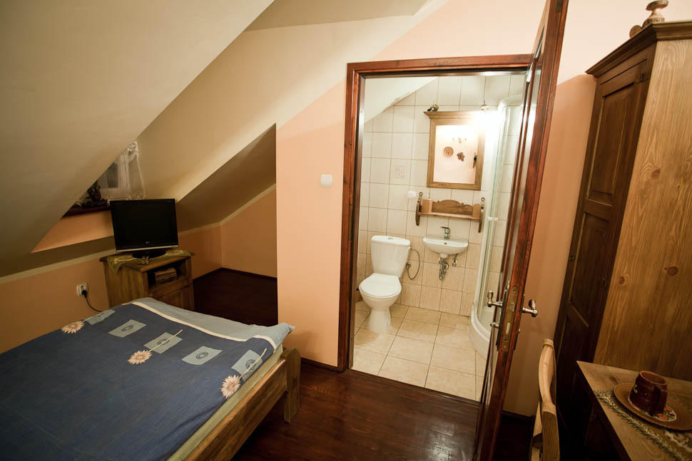 Dwor Na Wichrowym Wzgorzu Bed & Breakfast Przybyslawice Ruang foto
