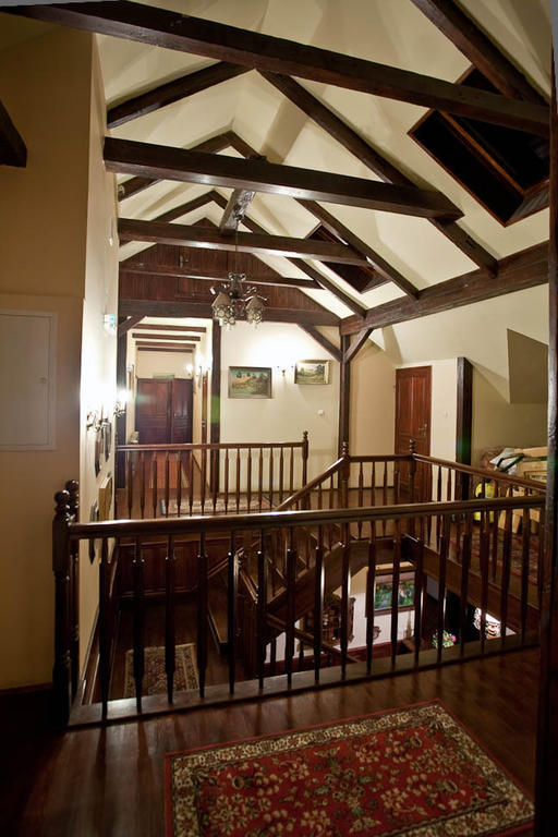 Dwor Na Wichrowym Wzgorzu Bed & Breakfast Przybyslawice Bagian luar foto
