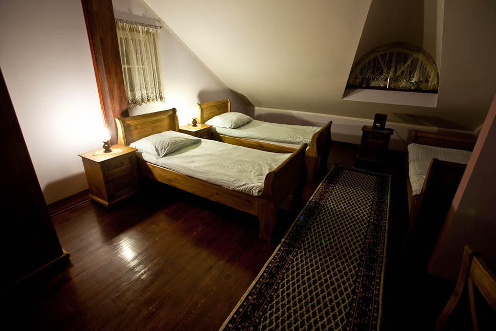 Dwor Na Wichrowym Wzgorzu Bed & Breakfast Przybyslawice Bagian luar foto