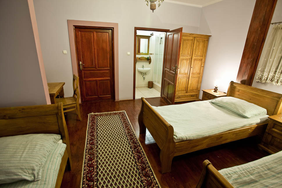 Dwor Na Wichrowym Wzgorzu Bed & Breakfast Przybyslawice Bagian luar foto