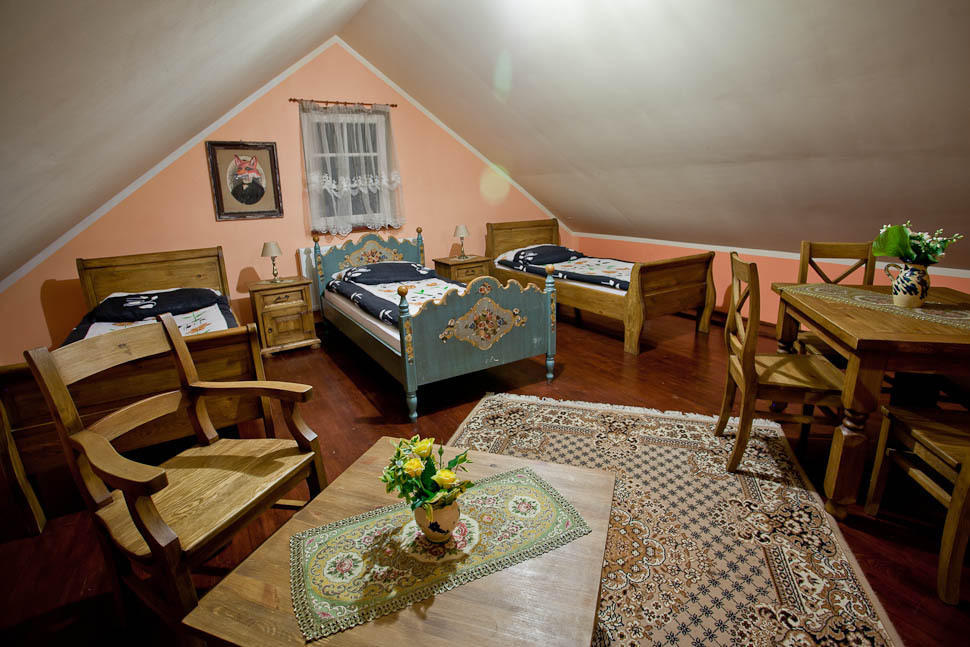Dwor Na Wichrowym Wzgorzu Bed & Breakfast Przybyslawice Bagian luar foto