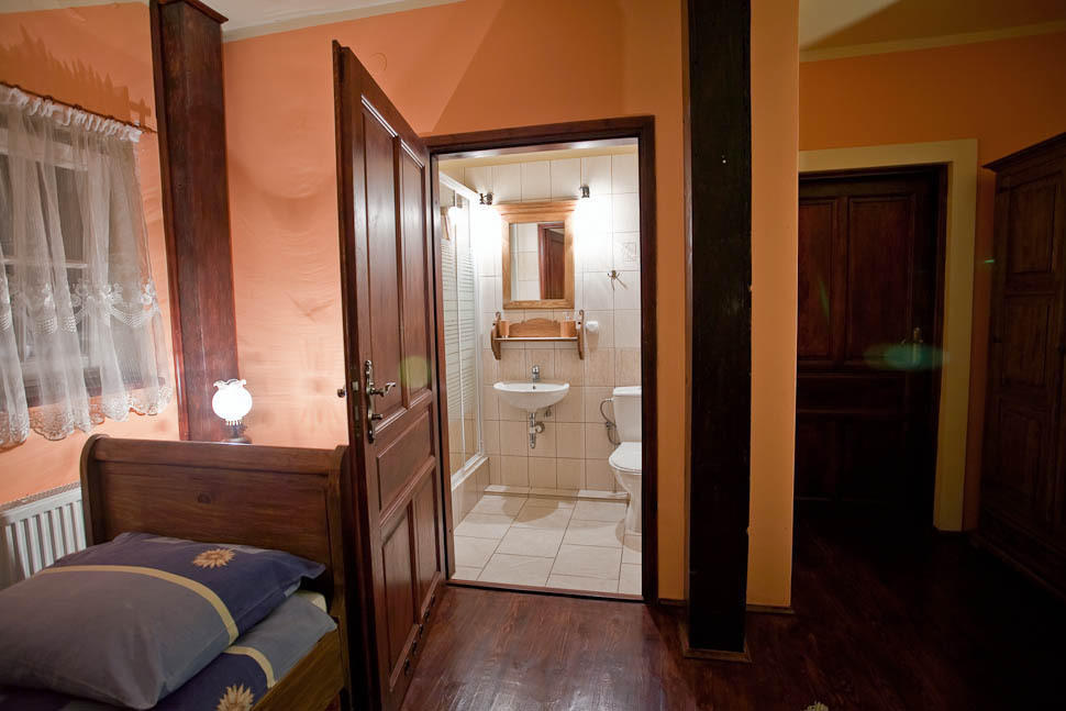 Dwor Na Wichrowym Wzgorzu Bed & Breakfast Przybyslawice Bagian luar foto