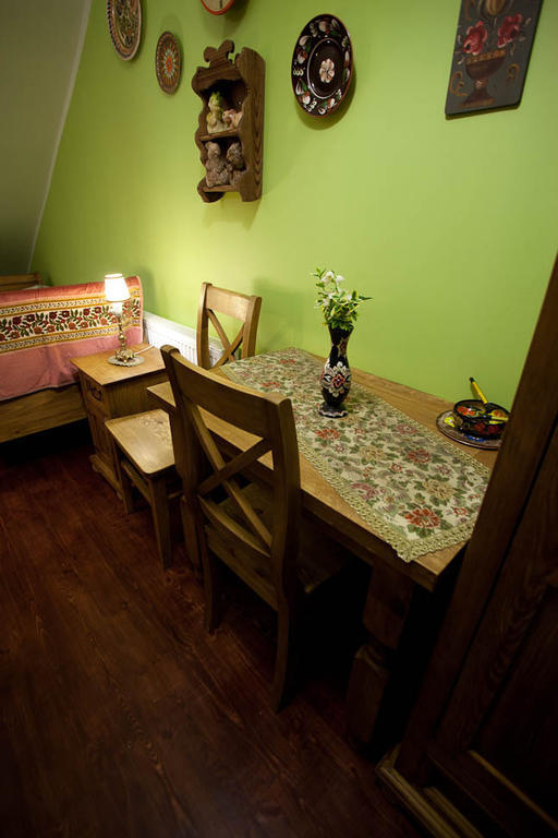 Dwor Na Wichrowym Wzgorzu Bed & Breakfast Przybyslawice Bagian luar foto