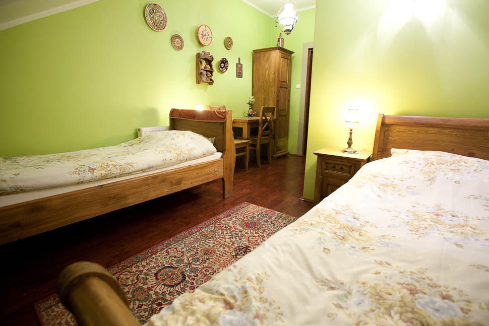 Dwor Na Wichrowym Wzgorzu Bed & Breakfast Przybyslawice Bagian luar foto