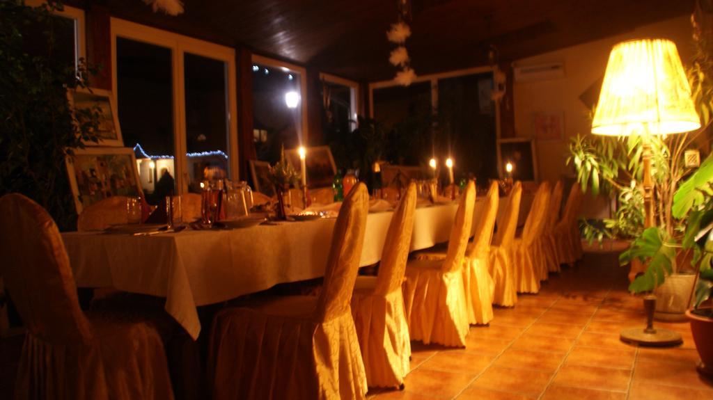 Dwor Na Wichrowym Wzgorzu Bed & Breakfast Przybyslawice Bagian luar foto