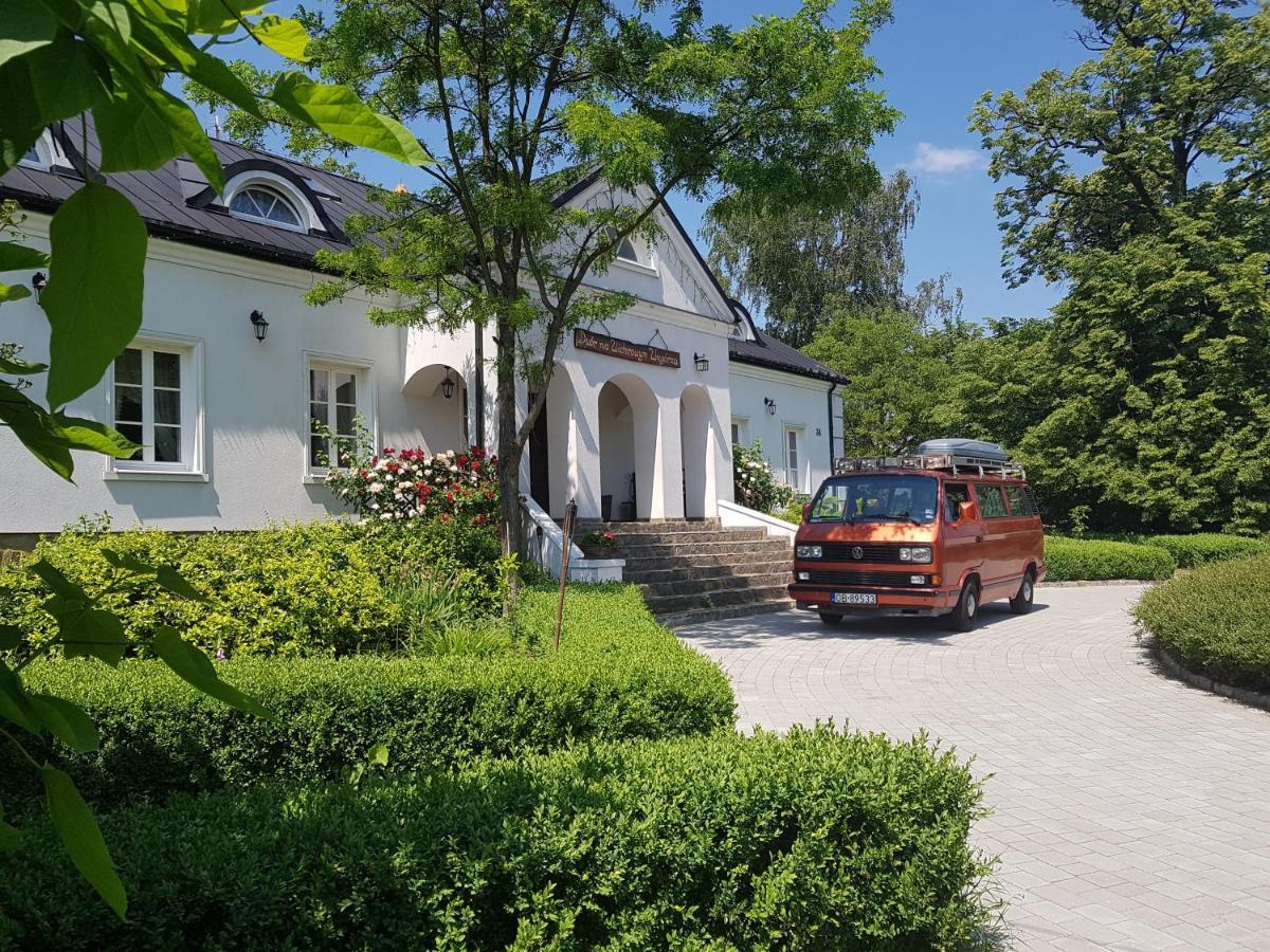 Dwor Na Wichrowym Wzgorzu Bed & Breakfast Przybyslawice Bagian luar foto